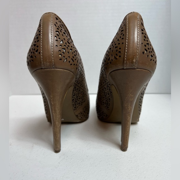 BCBG Padgett Laser Cut Pumps with silver underlay, Size 8M - Picture 3 of 10